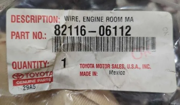 Жгут проводов Toyota Engine Bare Fuse Box Wire harness 2004-2005 Camry 82116-061