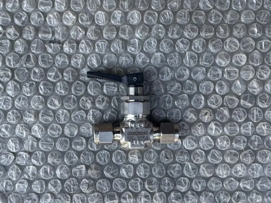 Клапан SWAGELOK VALVE GLOBE P/N SS-1GS4