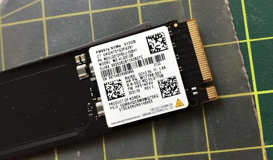 SSD-накопитель Samsung PM991a 512GB NVMe M.2 SSD MZVLQ512HBLU-00BH1 MZ-VLQ512B