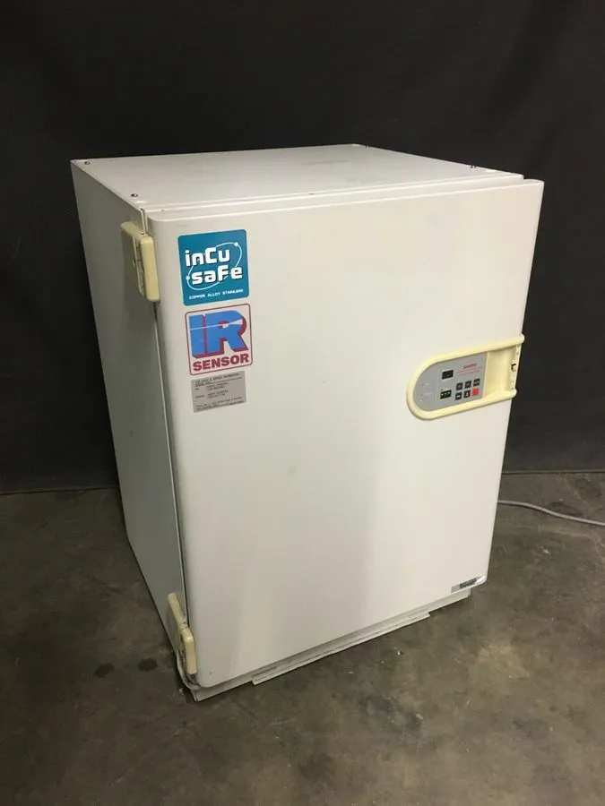 Инкубатор Sanyo Model MCO-17AIC CO2 Direct Heat Laboratory Incubator