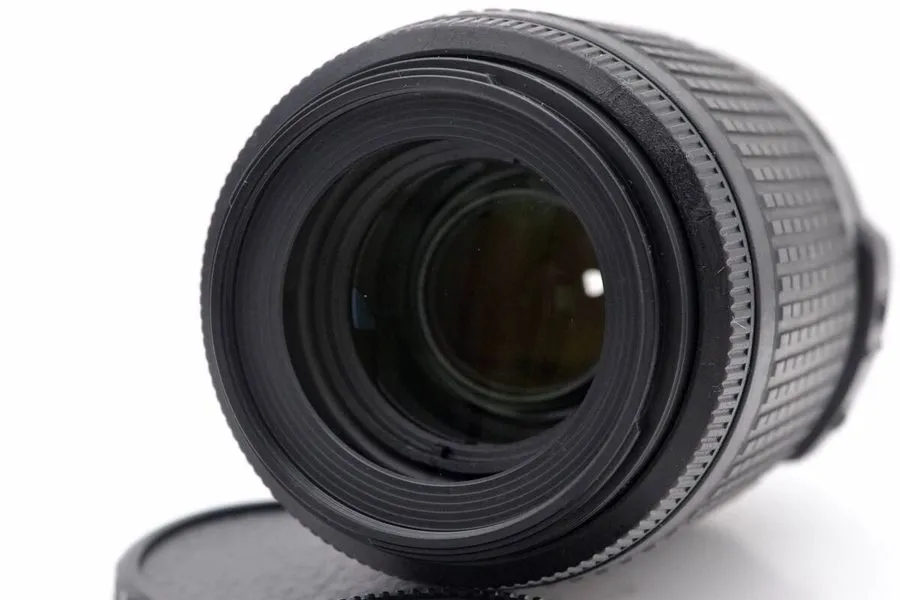Объектив Nikon D3000 10.2MP DSLR Camera w/ AF-S Nikkor ED 55-200mm 4-5.6G Lens