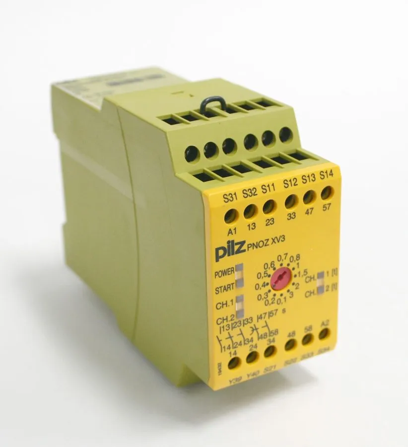Реле безопасности PILZ 774540 Safety Relay PNOZ XV3 30/24VDC 3S 2SZ