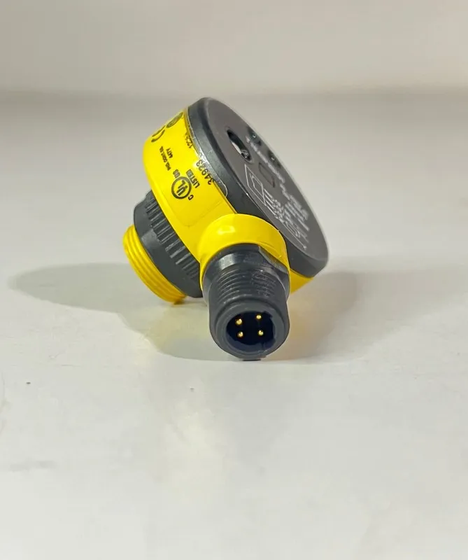 Фотоэлектрический датчик BANNER Self-Contained Barrel-Mounted Photoelectric Sens