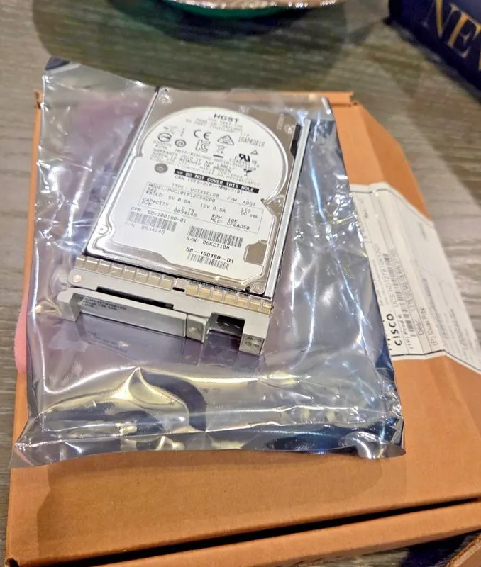 Жёсткий диск Cisco UCS-HD12TB10K12G 1.2TB HDD SAS 10K RPM 12G Internal Hard Driv — фото лота 3