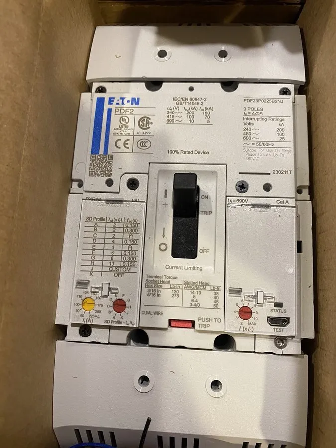 Автоматический выключатель Siemens CED63B060 Circuit Breaker, 60 Amp, 600Vac, 3-