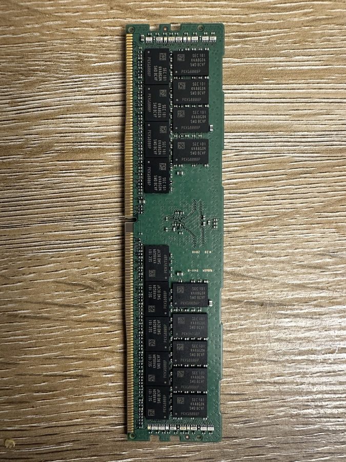 Модуль памяти Cisco UCS-MR-X32G2RT-H 32GB DDR4-2933 ECC RDIMM Server RAM