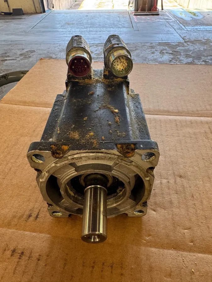 Серводвигатель Allen-Bradley Servo Motor MPL-B420P-SK72AA 2 kW 6000 RPM — фото лота 2