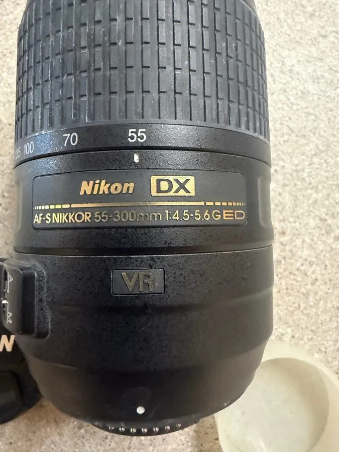 Объектив Nikon AF-S DX NIKKOR 55-300mm f/4.5-5.6G ED VR Telephoto Zoom Lens