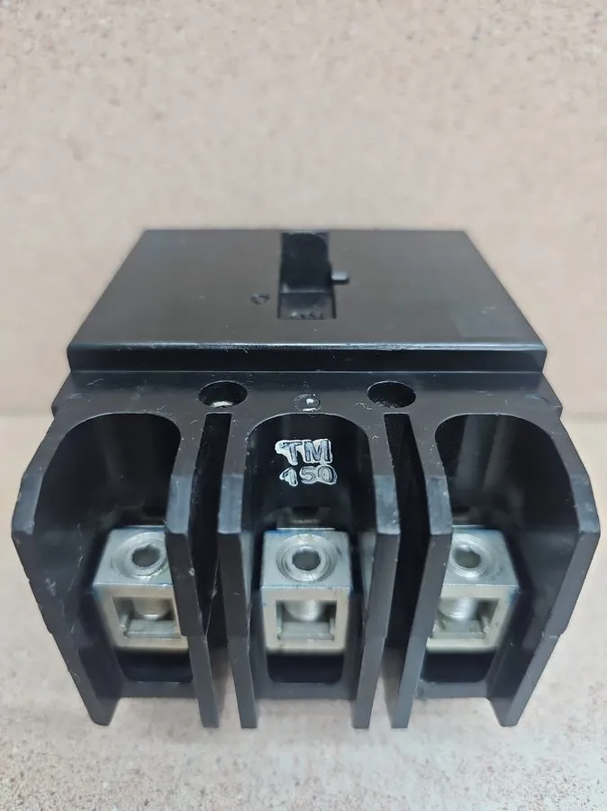 Автоматический выключатель Eaton GHB3045 45 Amp 277/480V 3 Pole GHB Bolt On Circ