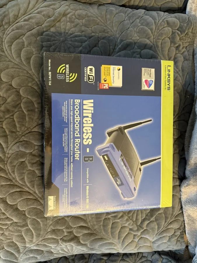 Маршрутизатор Linksys BEFW11S4 11 Mbps 4-Port 10/100 Wireless B Router