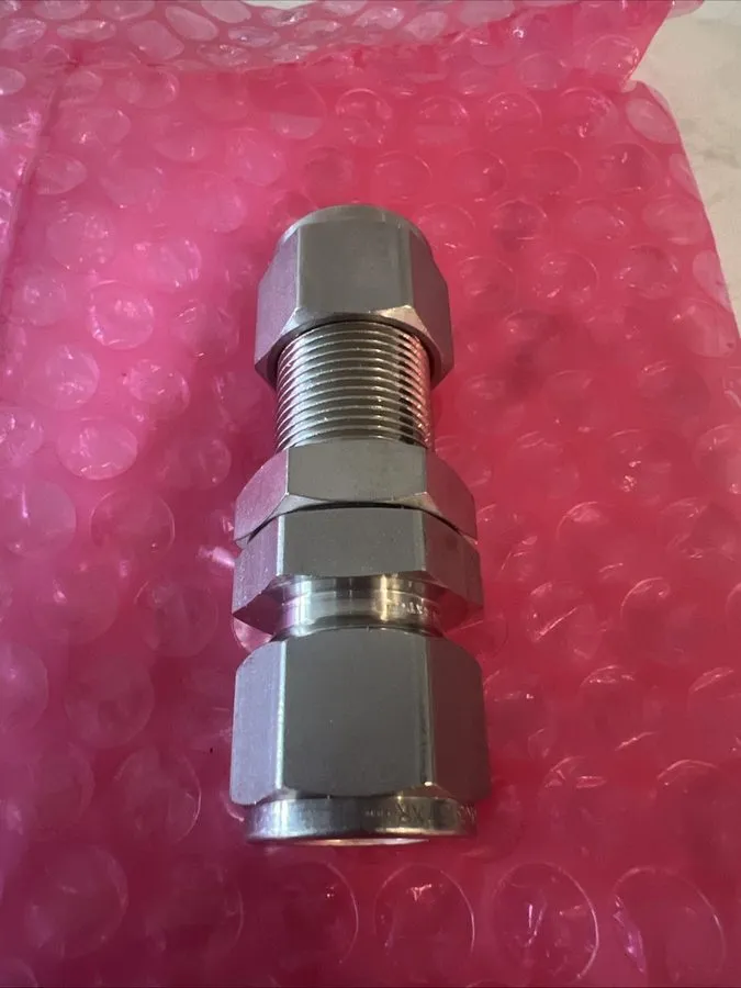 Фитинг Swagelok SS-810-61 Tube Fitting, Bulkhead Union, 1/2 in. Tube OD