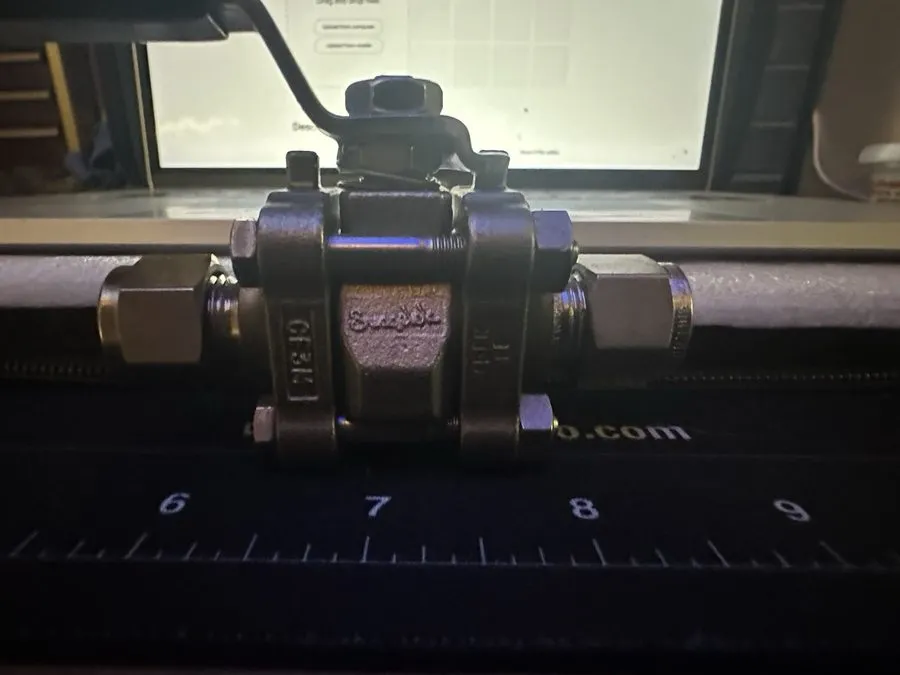 Клапан Swagelok SS-62TS4 Stainless Steel 3-Piece 60 Series Ball Valve FNSP — фото лота 1