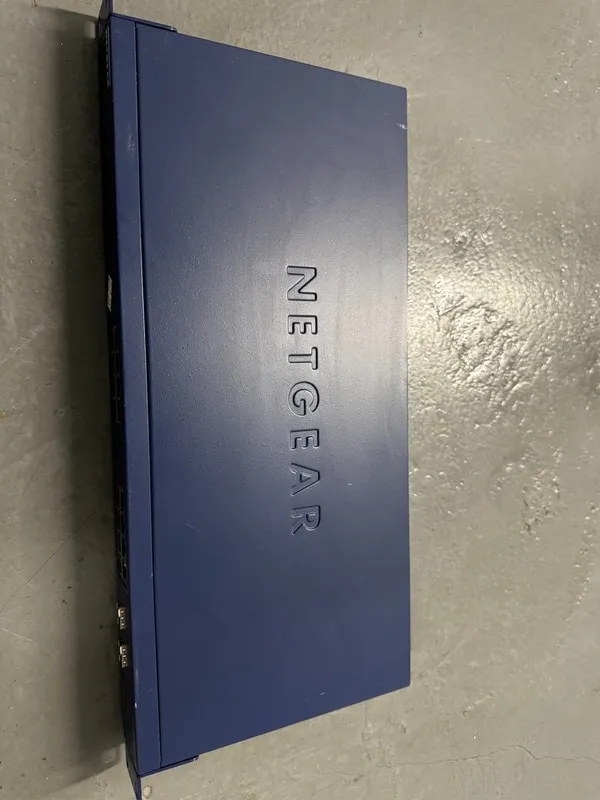 Коммутатор Netgear ProSafe GS716T v2 16-Port Gigabit Smart Ethernet Switch