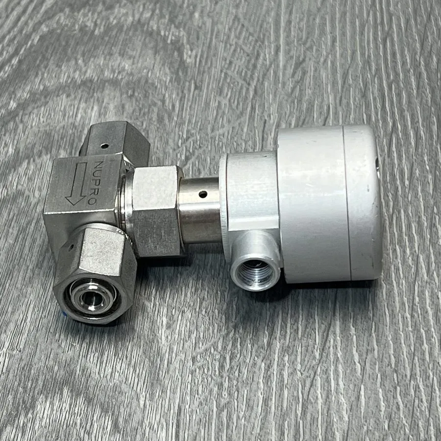 Клапан Swagelok Bellows Sealed Valve SS-4BK-V51-1C, 1/4" Female VCR — фото лота 2