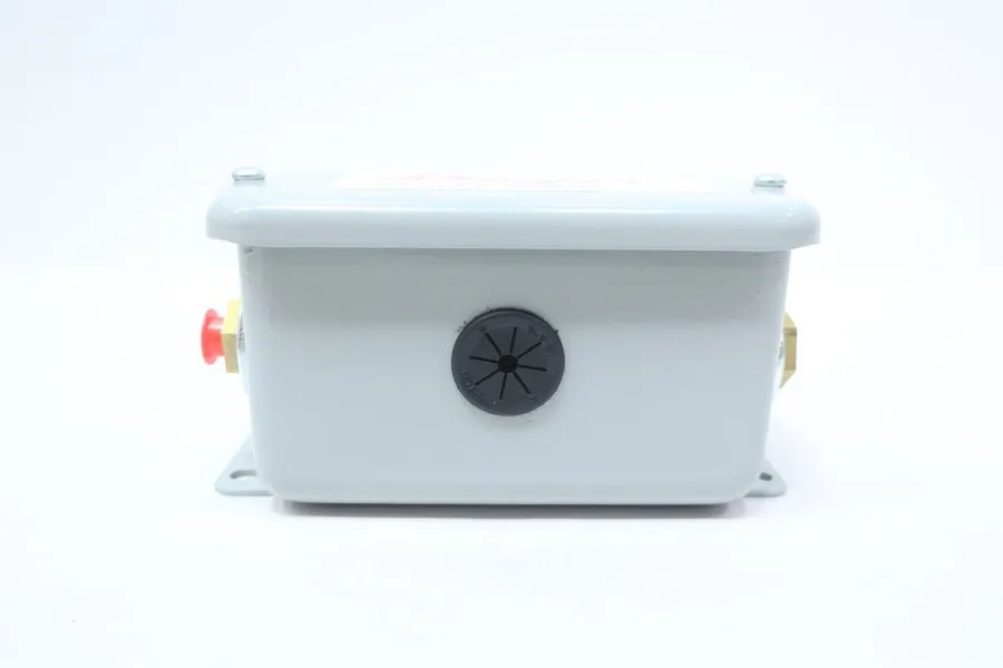 Датчик давления Dwyer 647-8 Differential Pressure Transmitter 60psi 18-30v-dc