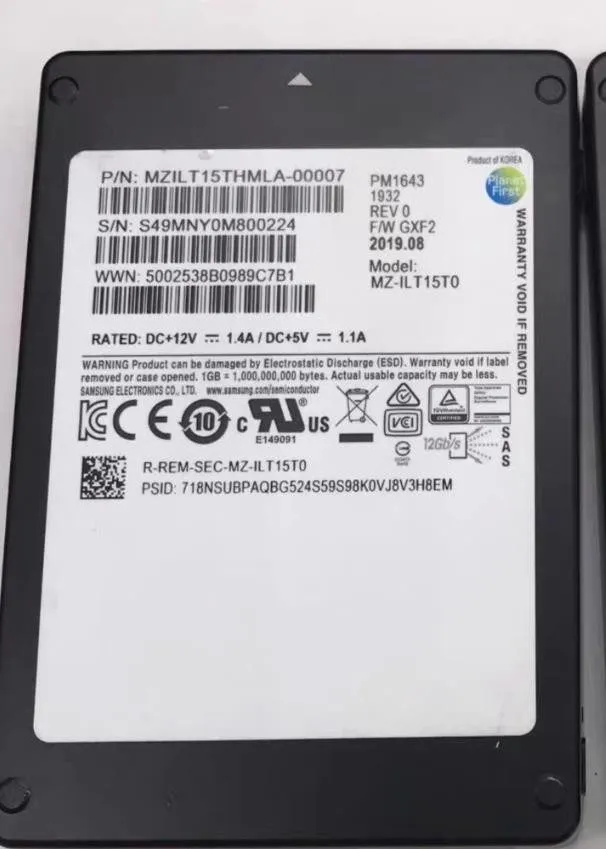 SSD-накопитель IBM Samsung PM1643 15.36TB SAS 2.5" SSD MZ-ILT15T0 02PX356 01YM64