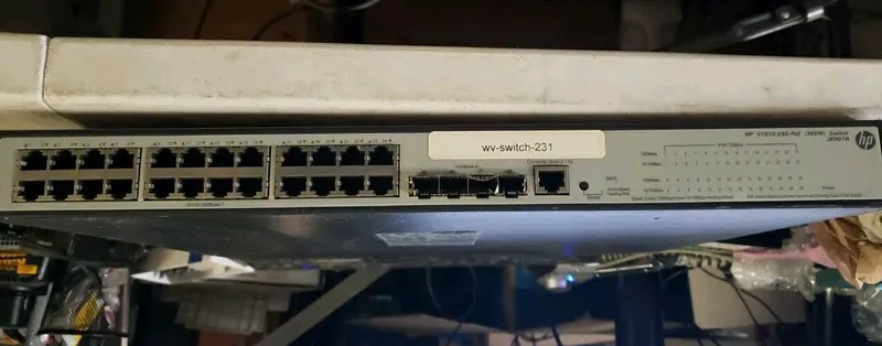 Коммутатор HP JE007A V1910-24G-POE 365W 24-Port Gigabit Smart Managed PoE Switch