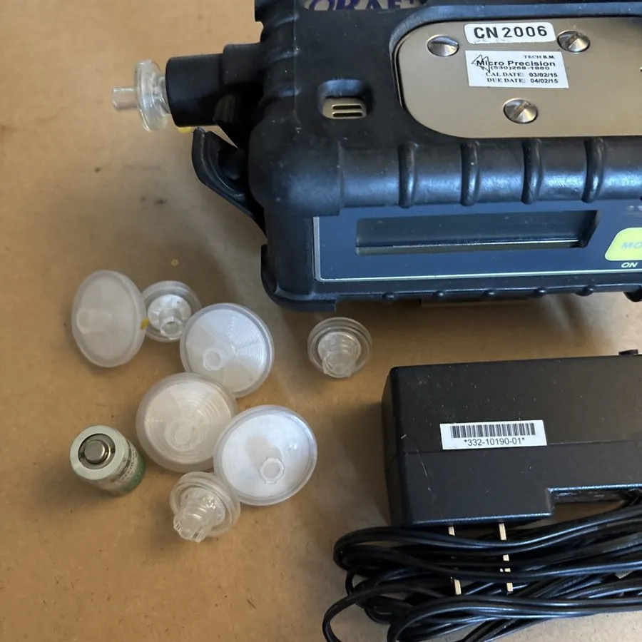 Газоанализатор RAE SYSTEMS Q-RAE PLUS PGM2000 Multiple Gas Monitor 015-3053 12VD — фото лота 2