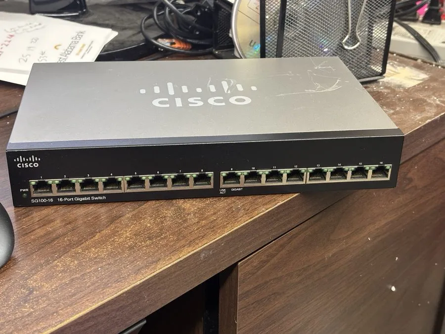 Коммутатор Cisco SG100-16 v2 16 Port