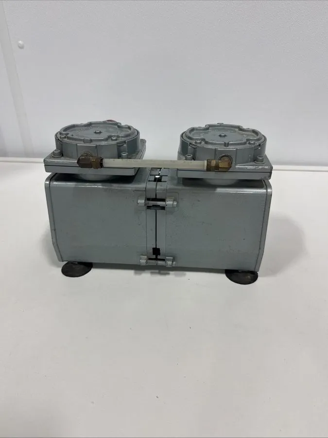 Насос Gast DAA series twin-cylinder diaphragm Dental vacuum pump SN-G02615 P-005 — фото лота 1