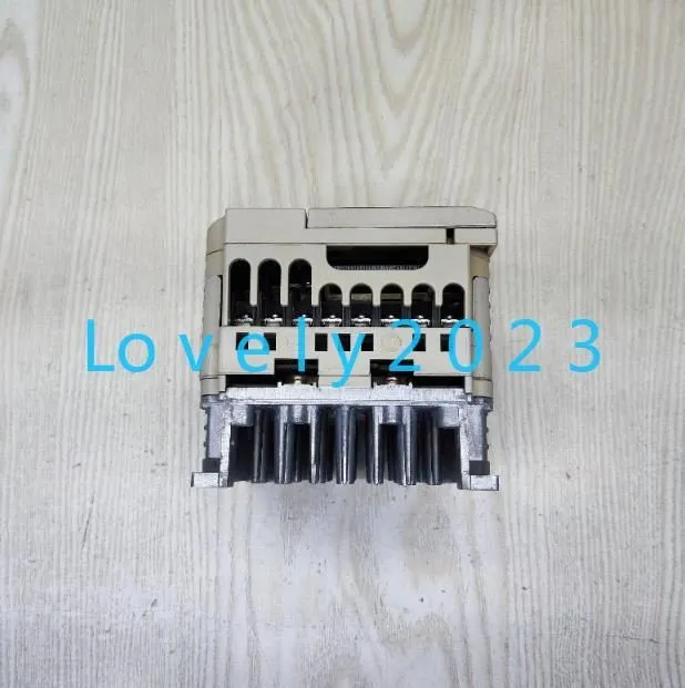 Привод Yaskawa V1000 series CIMR-VB4A0002BBA 0.75KW/0.4KW 380V