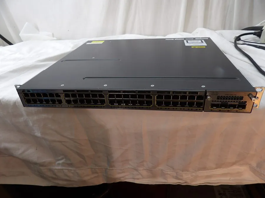 Коммутатор Cisco WS-C3750X-48T-E V04 Ethernet Switch