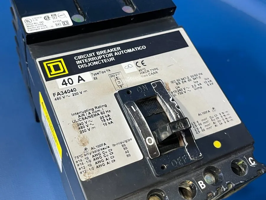 Автоматический выключатель SQUARE D FA34040 FA I-LINE 3 POLE 40 AMP 480v BLACK C