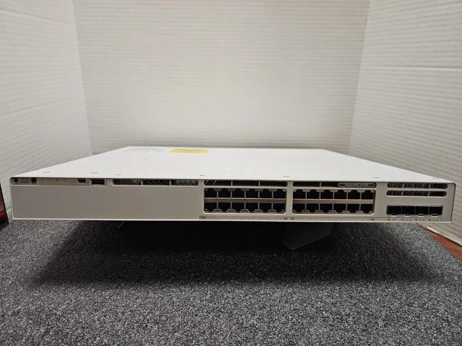Коммутатор Cisco Catalyst C9300L-24T-4X-A 24-Port Data Switch
