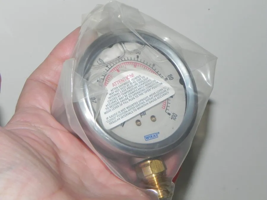 Трубопроводная арматура Wika Gauge 50242148, 1/4" NPT LM, 100PSI/KPA Type 213.53 — фото лота 1