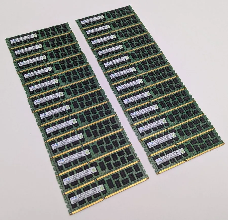 Модуль памяти Set 4 SAMSUNG M393B1K70DH0-YH9 8GB 2RX4 PC3L-10600R DDR3 SERVER RA