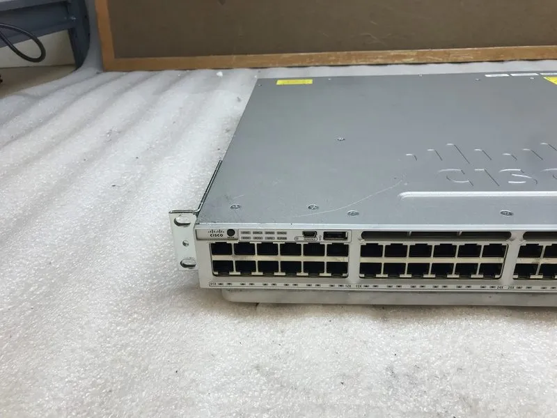 Коммутатор Cisco Catalyst WS-C3850-48T 48 Ports C3850-NM-10G Switch — фото лота 2