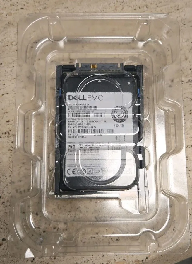 SSD-накопитель CRNPH DELL 3.84TB Samsung PM1643a SAS 12GBPS RI 2.5" SSD MZ-ILT3T