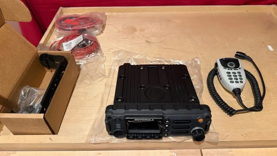 Радиостанция MOTOROLA APX 2500 7/800mhz TDMA M24URS9PW1AN 6KG ENCRYPTION COMPLET