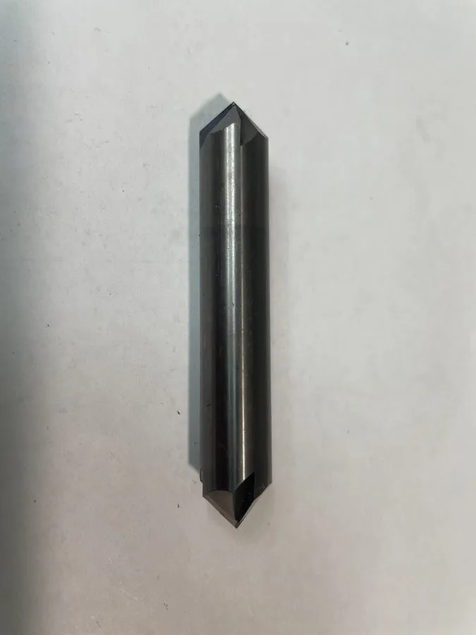 Режущий инструмент Bassett End Mill B10230 1/2 in Carbide 4 Flute 1/2 in Straigh — фото лота 1