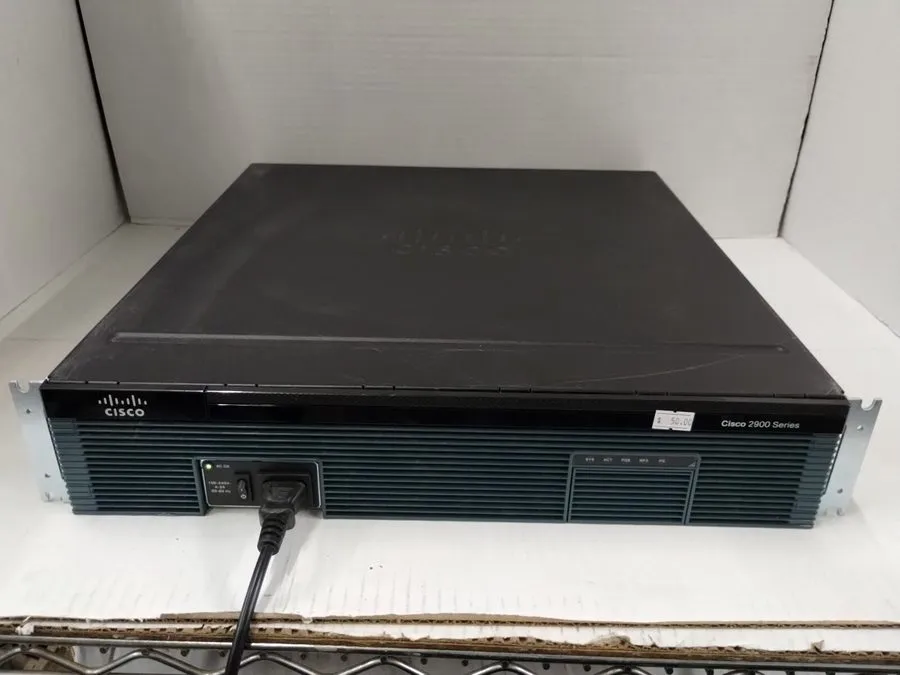 Маршрутизатор Cisco 2921 2900 Series 3-Port Gigabit Wired Router