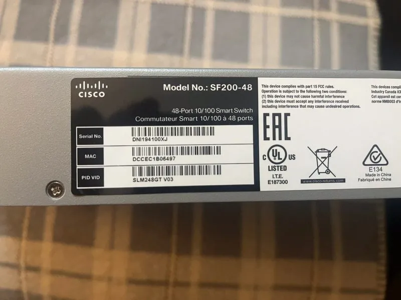 Коммутатор Cisco SF200-48P 48-Port 10/100 PoE Managed Network Switch — фото лота 3