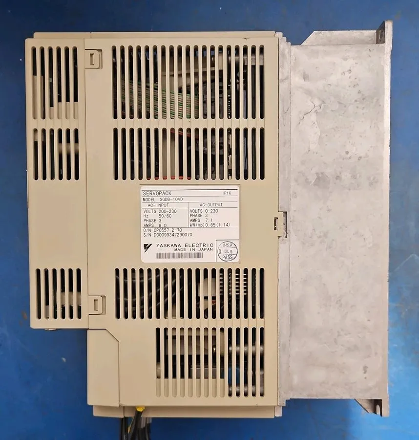 Сервопривод Yaskawa SGDB-10VD Sigma Servopack AC Servo Drive 1kW — фото лота 2