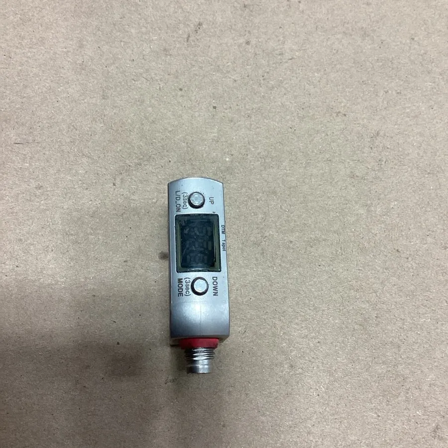 Датчик Keyence LR-ZB250C3P Sensor w/ M8 Connector Sn 250mm