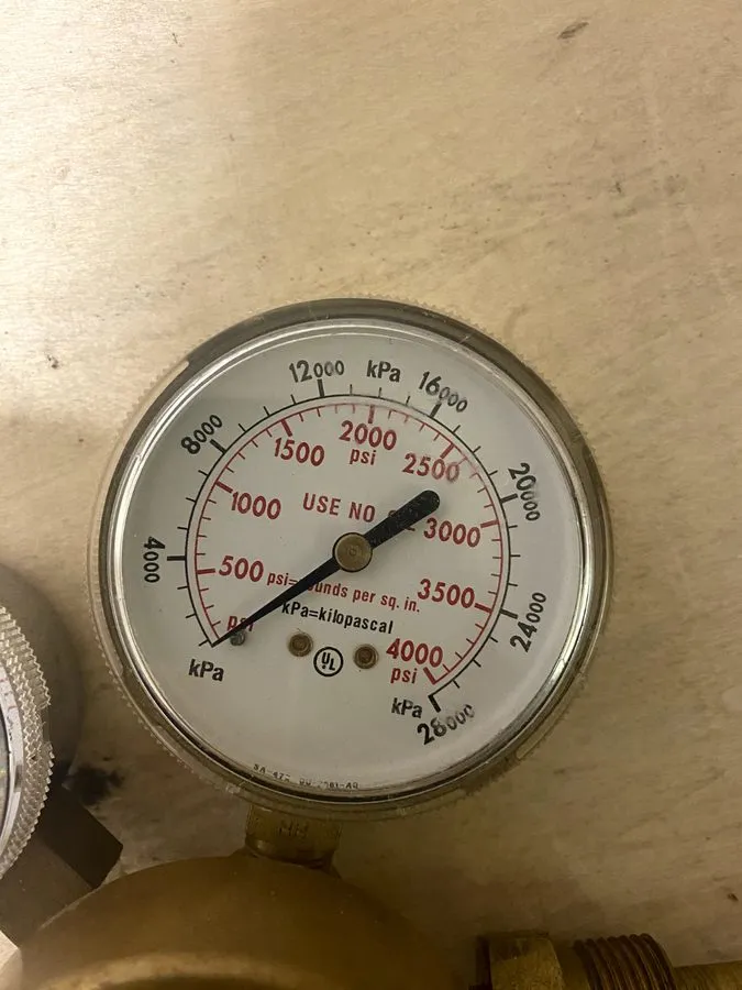 Трубопроводная арматура Helium / Nitrogen / Argon Gas Regulator Harris Model 425 — фото лота 2
