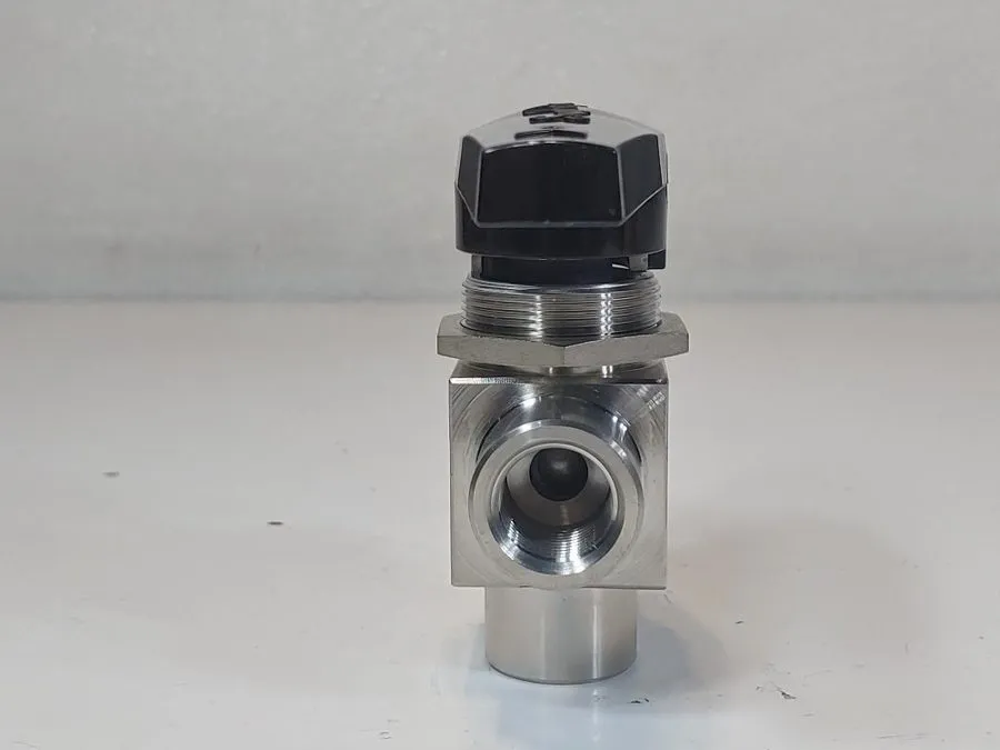 Клапан Whitey Swagelok SS-45XF8 Ball Valve W/Quick Disconnect