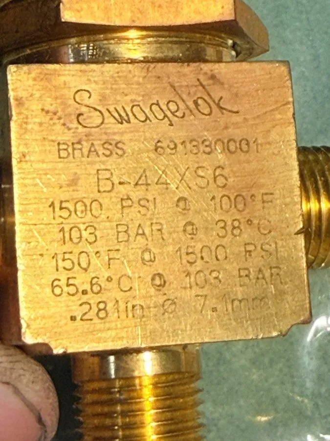 Клапан Brass swagelok valve B-44XS6 1/2 in tube OD