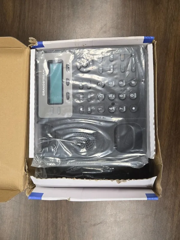 IP-телефон Grandstream GXP1610/1615 IP Phone Corded Wall Mountable Black — фото лота 2