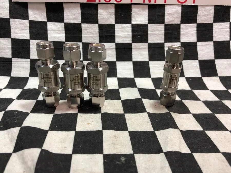 Клапан SWAGELOK SS-4C-1/3, Poppet Check Valve 1/4" 1/3 PSIG
