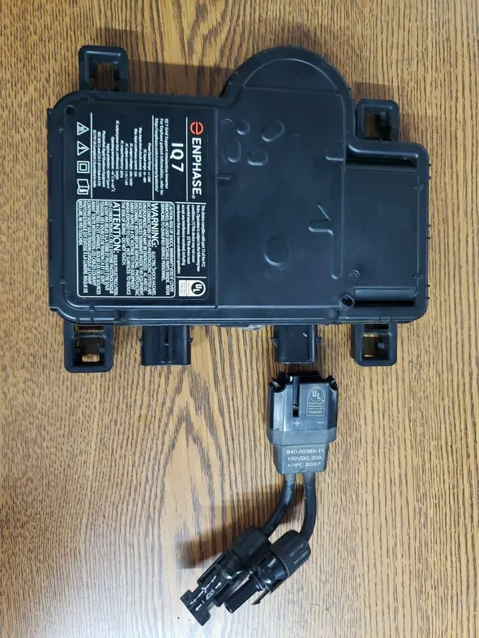Инвертор Enphase IQ7-60-2-US Microinverters w/ MC4 Connectors, and End Clamps