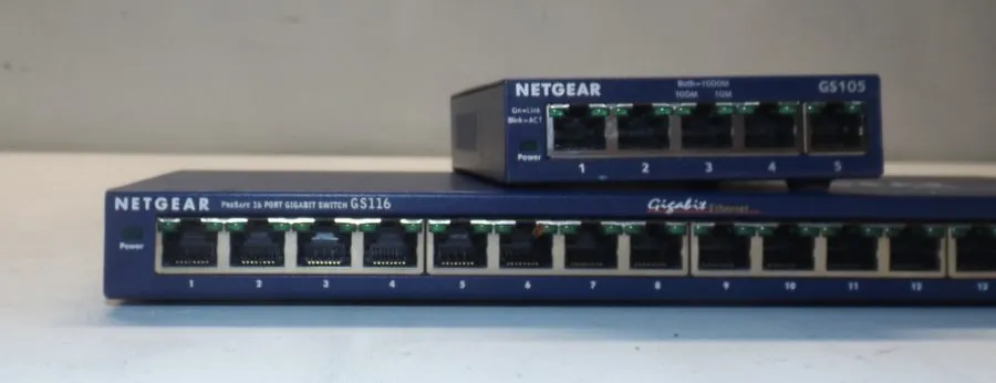 Коммутатор Netgear ProSafe 16 Port Gigabit Switch GS116 v2 Blue Metal Desktop