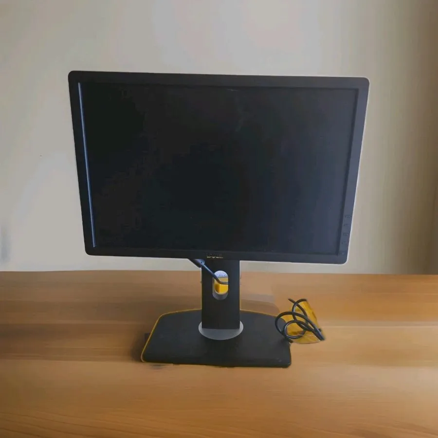Монитор Dell UltraSharp 19" P1913B LCD Monitor with Power cable & VGA cable GRAD — фото лота 1