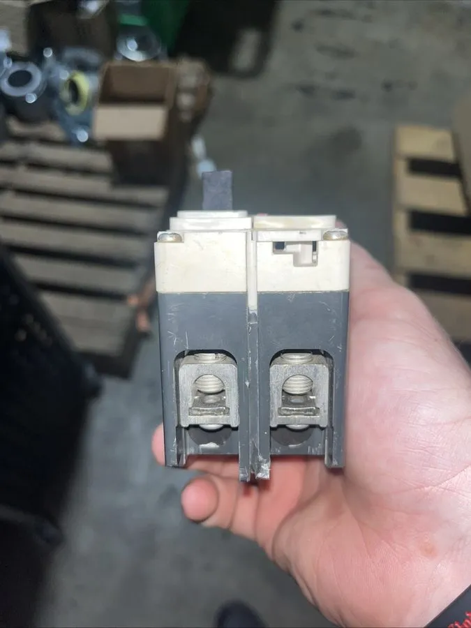 Автоматический выключатель SIEMENS NEB2B020 20A 480V 2P 85kA@240V BOLT ON CIRCUI — фото лота 1