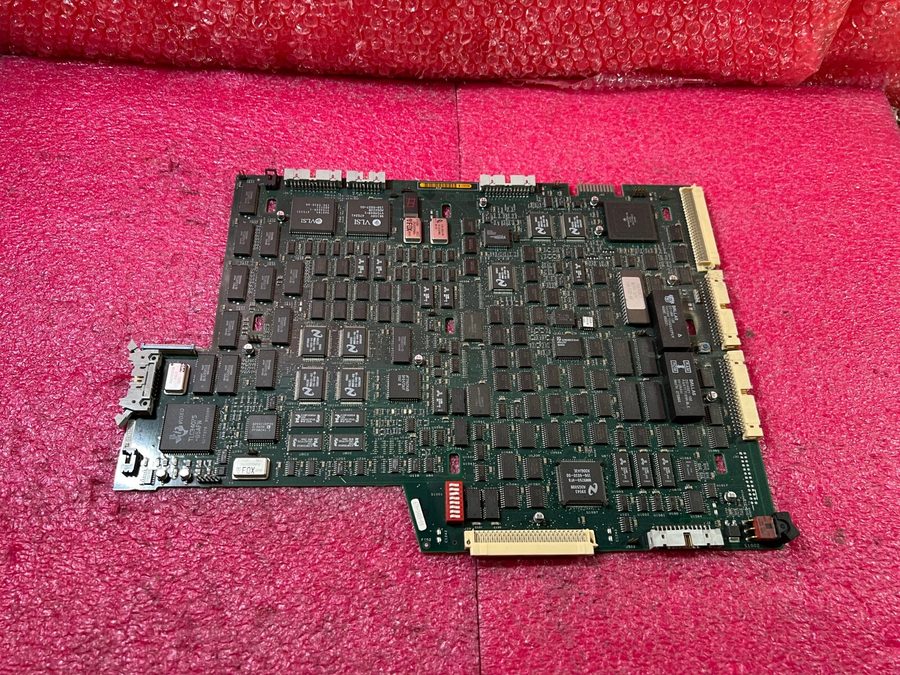 Осциллограф TDS 744A TEKTRONIX 4-CH COLOR DIGITAL OSCILLOSCOPE Board 679-3488-00