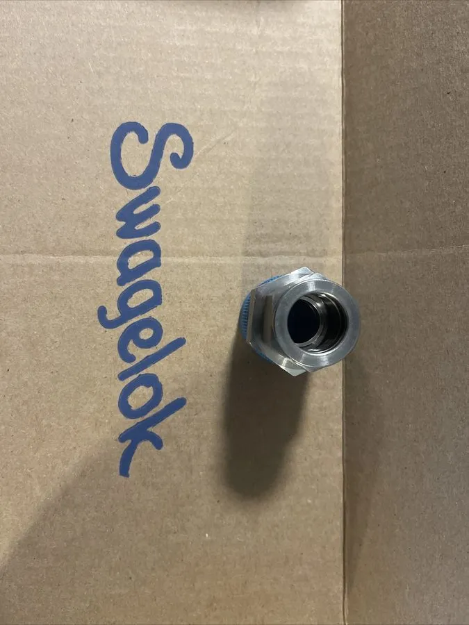 Разъём 3/4" Tube x 1" MNPT 316ss Male Connector Fitting Swagelok SS-1210-1-16