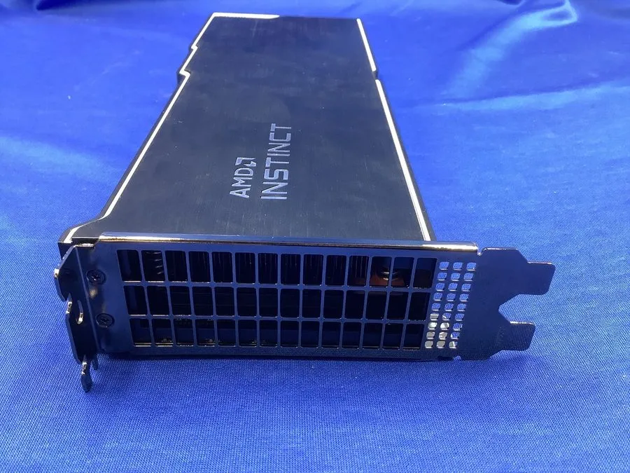 GPU-ускоритель AMD Instinct MI210 64GB HBM2 PCIe 4.0x16 Professional Graphics Ca